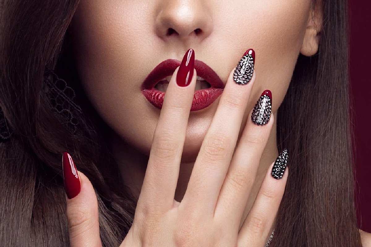 Why You Need to Try a Dip Powder Manicure