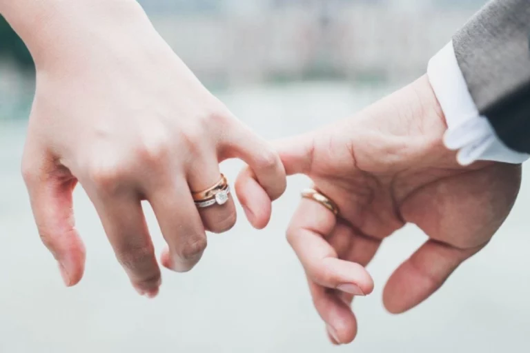 How Do You Look For Engagement Rings In Your Budget_